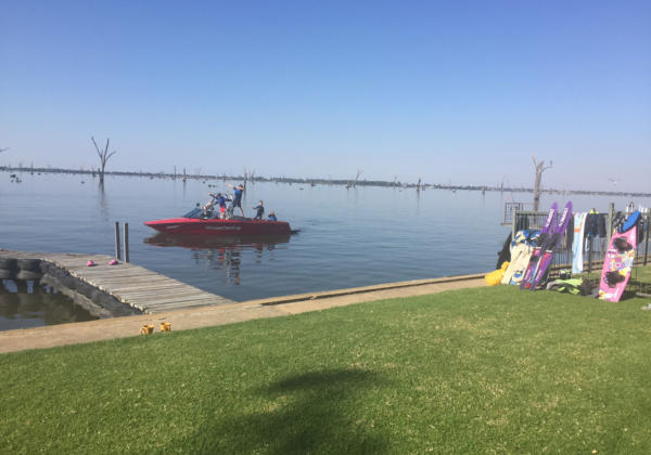 Mulwala Lake Boat Hire