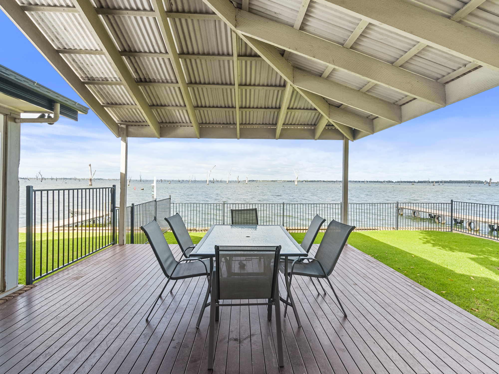 012 Open2view Id1012684-109 Corowa Road